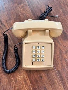 Telefono fisso vintage ITT beige pulsante cavo a spirale PROP non testato RJ11C anni 70 - Foto 1 di 9