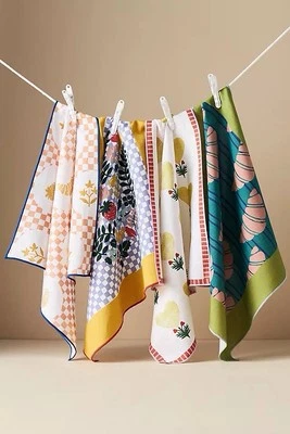 4 TOVAGLIOLI STAMPATI ANTHROPOLOGIE ANNIE MISTO LINO ESTATE NUOVI CUORE FRAGOLE - Immagine 1 di 2