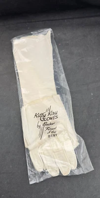 Becker Kitty Kay Women's Leather Gloves - Size: One Size - Color: Ivory - Image 1 of 4