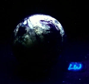 Fluoreszierender AZ Calcit und Hyalit 86 mm große Kugel zum Sammeln oder Verschenken 5384 - Bild 1 von 13