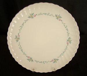Syracuse Sweetheart Pattern 8 1/4" Salad Plate - Picture 1 of 3