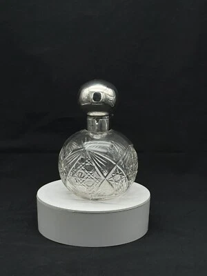 Antique 1911 English Sterling Silver Top Cut Glass Scent / Perfume Bottle - Image 1 of 4