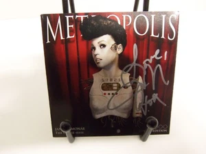 Janelle Monae FIRMADO Autografiado Metropolis The Chase Suite CD Cubierta SIN DISCO - Imagen 1 de 5