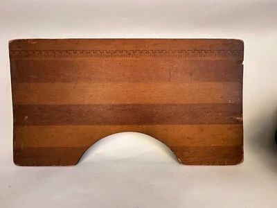 Mesa de coser de madera para computadora portátil vintage, inusual y hermosa con marca de patio por pulgada Foto 1 de 4