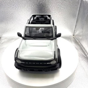 Maisto 2021 Ford Bronco Grey, Scale: 1/18 12302 - Picture 1 of 8