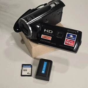 Sony HDR-PJ220E HD Built-in Projector Camcorder - Picture 1 of 12