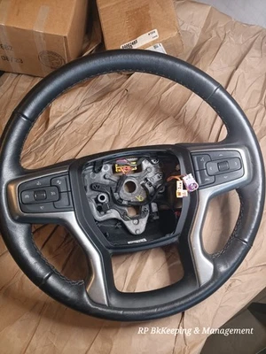2019-2023 CHEVROLET/GMC SILVERADO TAHOE YUKON SIERRA STEERING WHEEL OEM 86813336 - Image 1 of 2