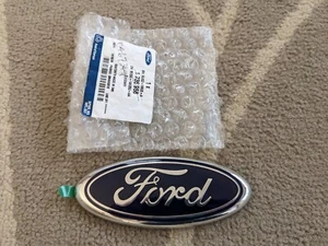 FORD ESCORT RS TURBO COFANO - PORTELLONE POSTERIORE FORD OVALE ENBLEM ORIGINALE - Foto 1 di 2