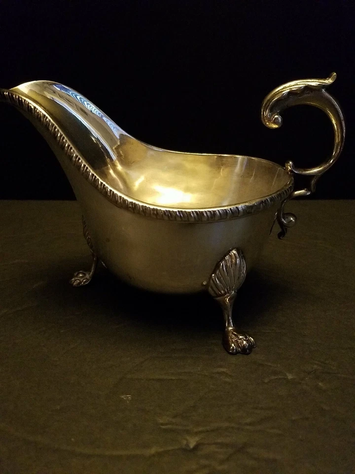 Barco de salsa/salsa con patas de plato de plata inglés victoriano Foto 1 de 4