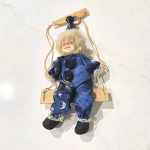 Vintage Clown Marionette auf Schaukel Puppe in blauem Kostüm Keramikkopf gebraucht - Bild 1 von 6