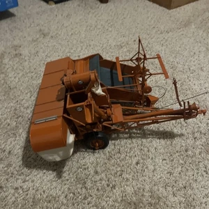 ALLIS-CHALMERS 60A ALL CROP HARVESTER MASSSTAB 1/12 MÄHDRESCHER VON THE FRANLKIN NEUWERTIG - Bild 1 von 11