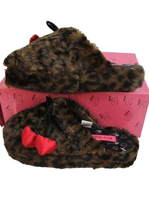Betsey Johnson Womens Plush Slippers Size XL Leopard Faux Fur Kiss My Feet Heart - Image 1 of 4