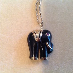 585 14kt YG Black Onyx Ruby Carved Elephant Good Luck Pendant Free Vtg Necklac   - Picture 1 of 6