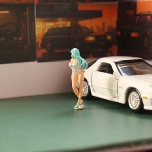 Diorama 1/64 Modellino Modellino City Street Sexy Gonna Corta Ragazza Scena Bambola Modello Giocattolo - Foto 1 di 14