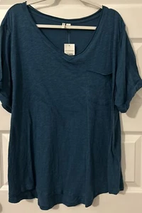 New NWT Cato Tee Shirt-V Neck-Short Sleeve Plus Size 22/24W - Picture 1 of 2