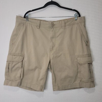 Vintage EUC Men's Size 42 ST. JOHN'S BAY Beige 100% Cotton Cargo Shorts - Image 1 of 4