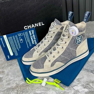 Chanel Resort High Top Sneaker Beige Wildleder Denim 9,5 US oder 39,5 EUR - Bild 1 von 14