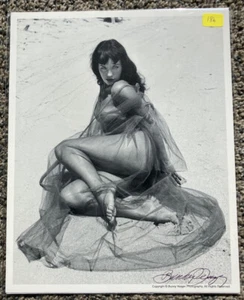 BETTIE PAGE BUNNY YEAGER AUTÉNTICA FOTO 8 X 10 FIRMADA BUNNY YEAGER ESTATE Bb - Imagen 1 de 1