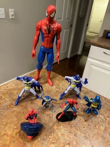 Marvel Lot of 7 Spiderman and Batman figurines - Picture 1 of 4