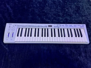 yamaha digital keyboard - Picture 1 of 4