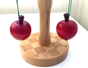 Adornos de madera roja vintage Erzgebirge ULBRICHT Alemania 2 1/4" T - Imagen 1 de 6