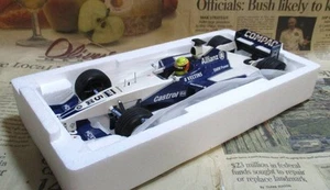 Minichamps PMA 1/18 Williams BMW FW22 5 Launch 2001 Dealer Exclusive White - Picture 1 of 6