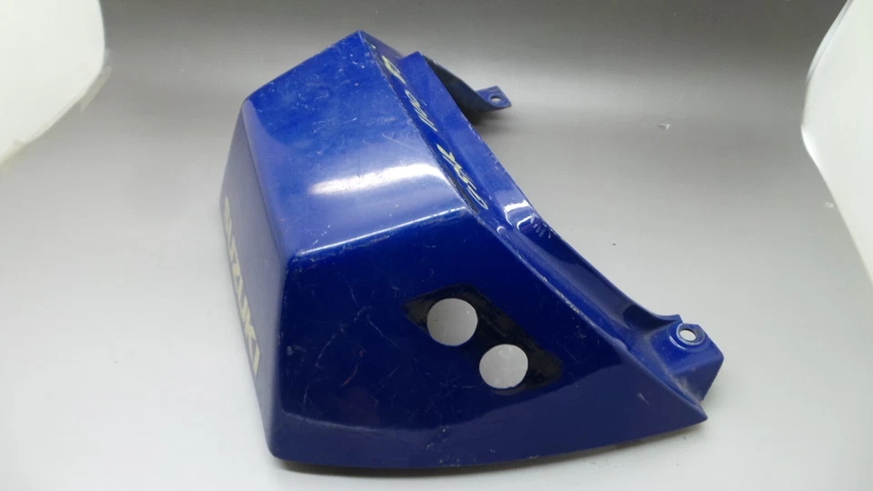 SUZUKI GSXR 1100 1989 ЗАДНИЙ ХВОСТ СРЕДНИЙ КАПОТ Б/У ПОДЛИННЫЙ ВИД ФОТОГРАФИИ ПОЖАЛУЙСТА - Изображение 1 из 4