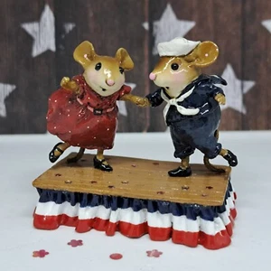 Wee Forest Folk Miniatur Figur M-369s - Dancing for the Stars & Stripes - Bild 1 von 9