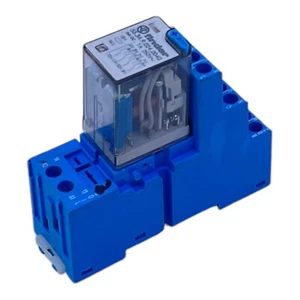 Finder 55.34.9.024.0040 Relé enchufable 24V 7A 250V para uso industrial - Imagen 1 de 12
