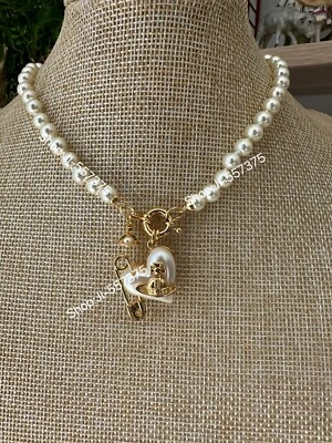 Vivienne Westwood Orbit Bas Heart Pin pearl necklace Gold Tone - Image 1 of 4