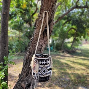 Bolso Boho 4 COLORES Colombiano 🇨🇴 Hecho a Mano Grande Tribu Wayuu Mochila Cubo - Imagen 1 de 10