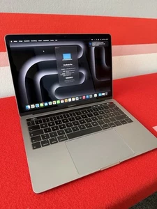 Apple MacBook Pro 13,3 Zoll (256GB SSD, Intel Core i5-8279U, 2,4GHz, 8GB RAM) - Bild 1 von 10