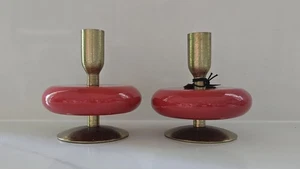 Creative Co-op Mid Century Modern Emaille Metall Kegel Kerzenhalter Rot Gold Neu - Bild 1 von 6