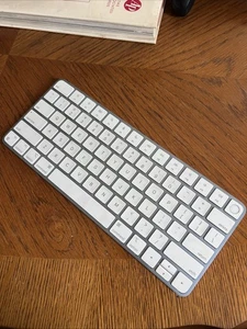 Apple Magic Keyboard | A2449 | Touch ID | SilverNo Cable - Picture 1 of 6