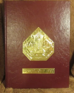 1982 Okmulgee High School Jahrbuch Okmulgee Oklahoma der Fackelschein - Bild 1 von 3