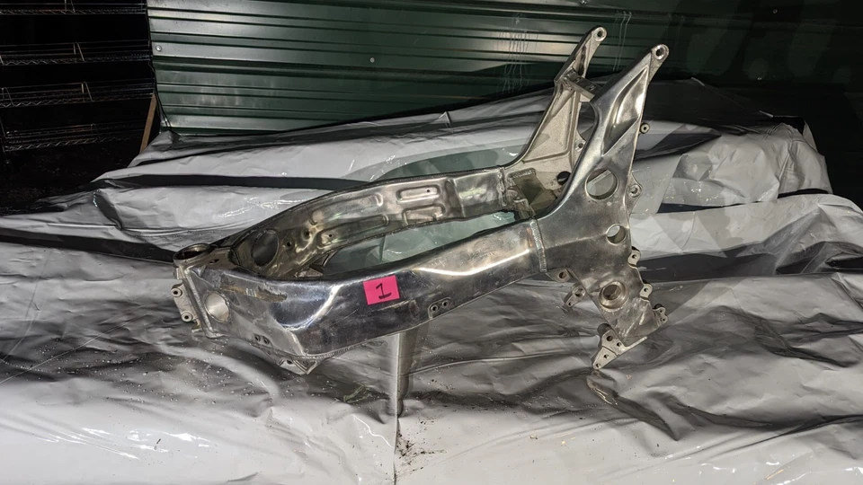 Kawasaki Ninja ZX9 ZX9R ZX900 1994 cuadro principal chasis recto  Foto 1 de 4