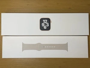 Apple Watch SE 40mm Gold Aluminum Case with Grey/Silver Sports Band, S/M (GPS... - Photo 1 sur 4