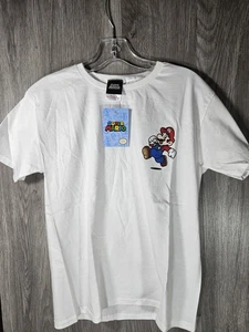 Offizielles Nintendo Super Mario - Mario auf Brust T-Shirt weiß Größe Small - Bild 1 von 2