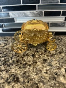 Vintage Carriage Ring Holder Gold Toned Wedding Engagement Princess - Picture 1 of 6
