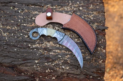 Cuchillo de caza de acero Damasco forjado a mano personalizado con mango de hueso de camello + funda Foto 1 de 4