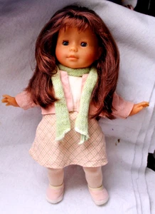 MUÑECA COROLLE VINTAGE 1999 NIÑO 14" pelo castaño rojizo azul ojos dormir traje elegante - Imagen 1 de 6