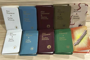 VTG Lot of 10 Gideons Pocket Bible New Testament - Imagen 1 de 14