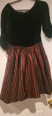 Vestido de fiesta vintage gótico de terciopelo negro y rojo de los años 80 por plomada de latón  Foto 1 de 4