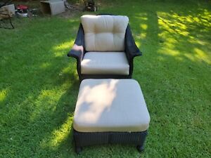 Awesome Indoor/Outdoor Lloyd Loom All Weather Wicker Chair & Ottoman W/Cushions