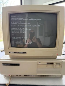 VINTAGE TANDY 1000 SX COMPUTER - TESTED & WORKING - Picture 1 of 9
