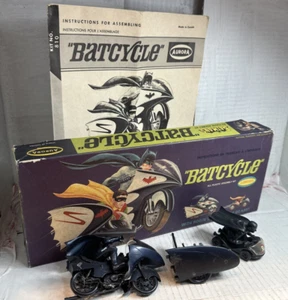 Vintage 1967 Aurora BATCYCLE Model Kit #810-100 w/ Instructions & Box - Canada - Picture 1 of 20