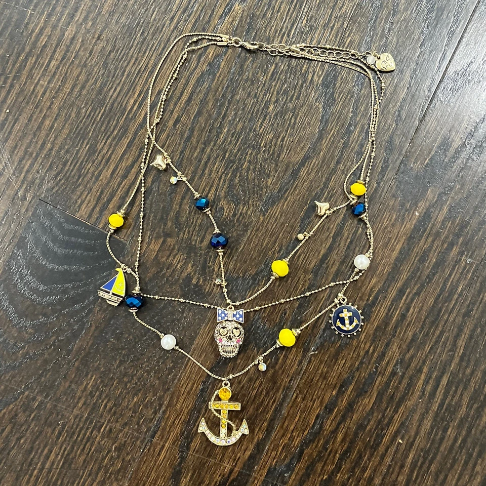 Collar BETSEY JOHNSON Cadenas en Capas Barco Náutico Pirata Dijes Declaración Foto 1 de 4