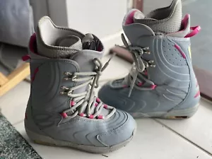 Burton Ladies Snow Boots - Picture 1 of 7