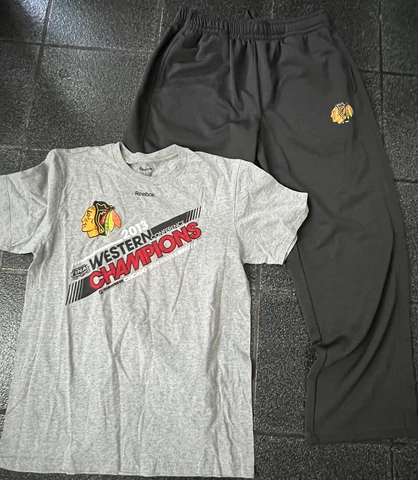 Chicago Blackhawks Pants Large Gray Sweatpants Jogger NHL T-shirt Bundle Lot 2 Cover