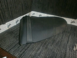 KAWASAKI Z1000 A1H 2003 Rear seat pad passenger seat 10/23 - Picture 1 of 3